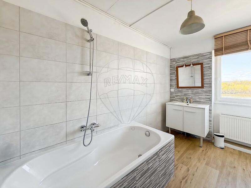 Maison - 178 m² - 8 pièces