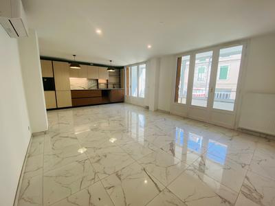 Appartement - 106 m² - 5 pièces