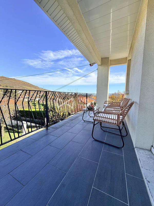 Maison - 182 m² - 9 pièces