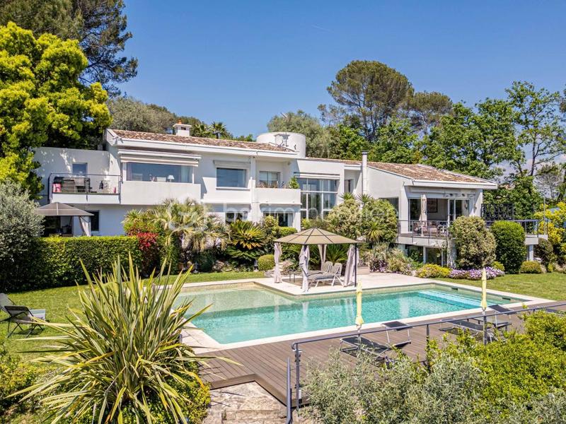 Maison d'architecte - 518 m² - 12 pièces