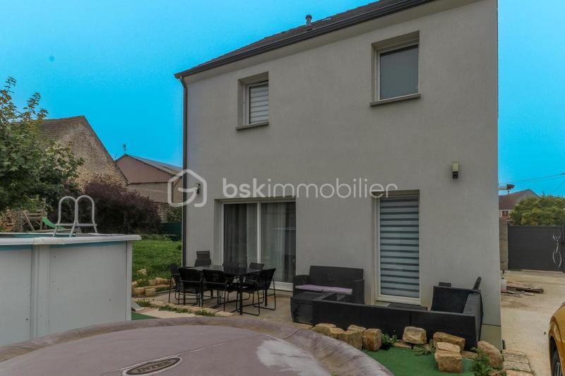 Maison - 94 m² - 5 pièces