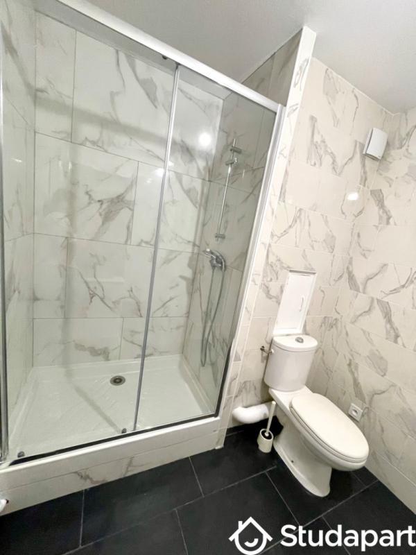 Chambre - 9 m² - 1 pièce