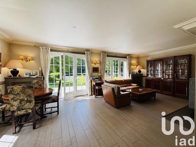 Maison - 220 m² - 8 pièces