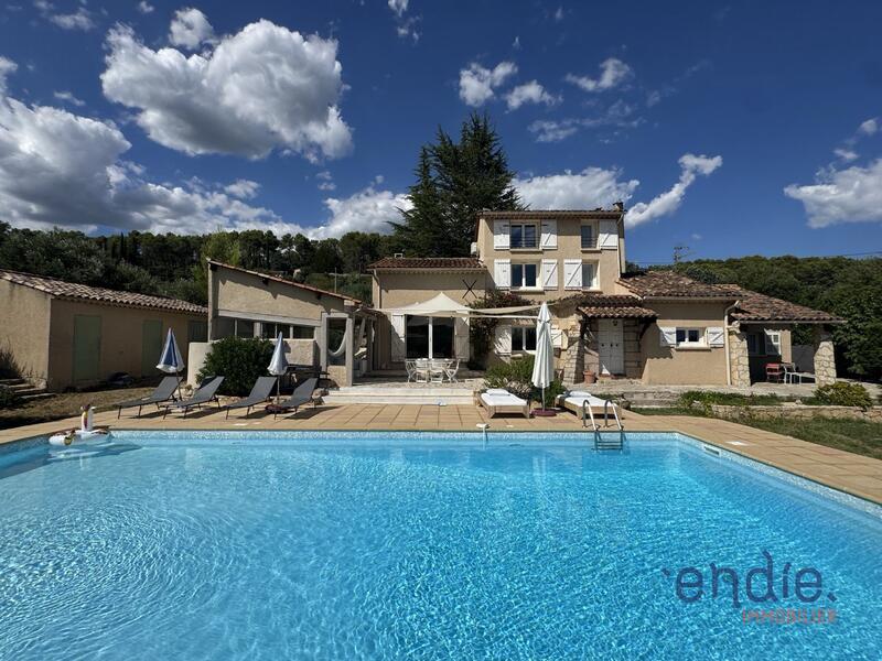 Maison - 145 m² - 6 pièces