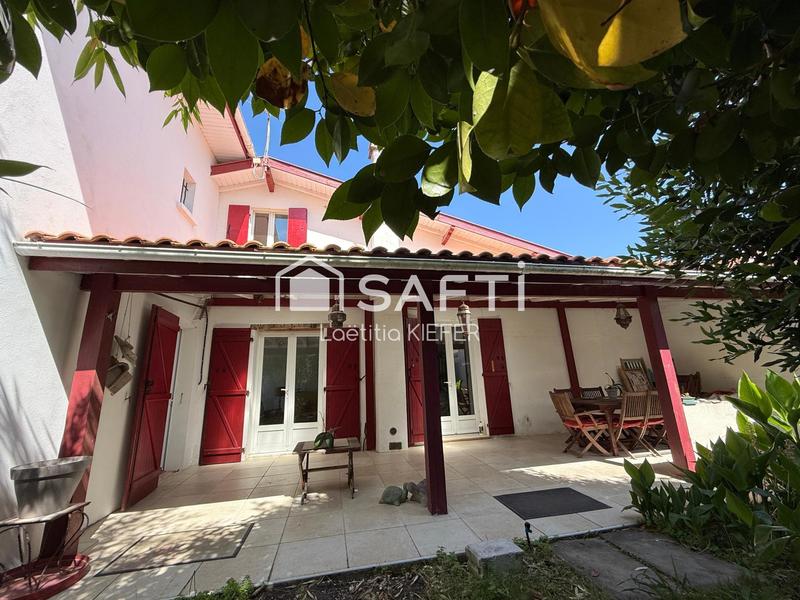 Maison - 198 m² - 10 pièces