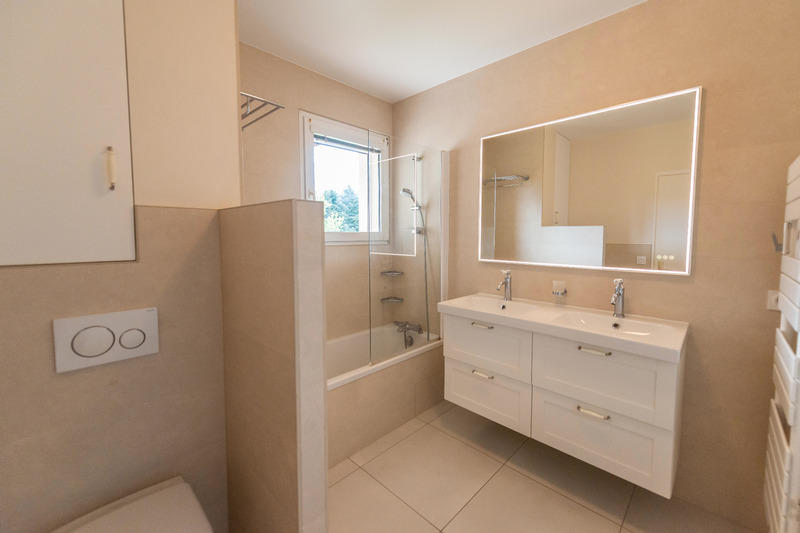 Maison - 211 m² - 10 pièces