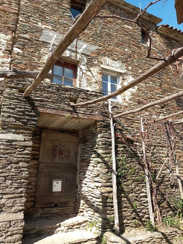 Maison de village - 60 m² - 2 pièces