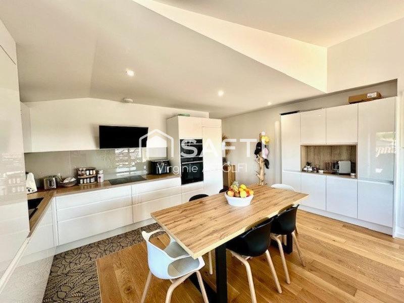 Appartement - 95 m² - 4 pièces