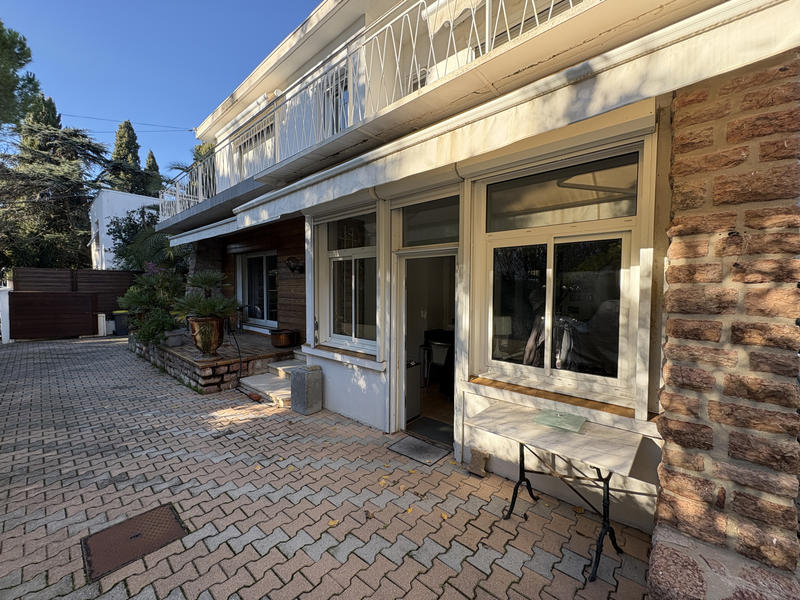 Maison - 205 m² - 6 pièces