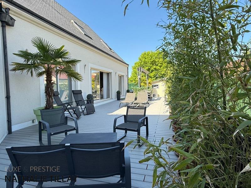 Maison - 231 m² - 6 pièces