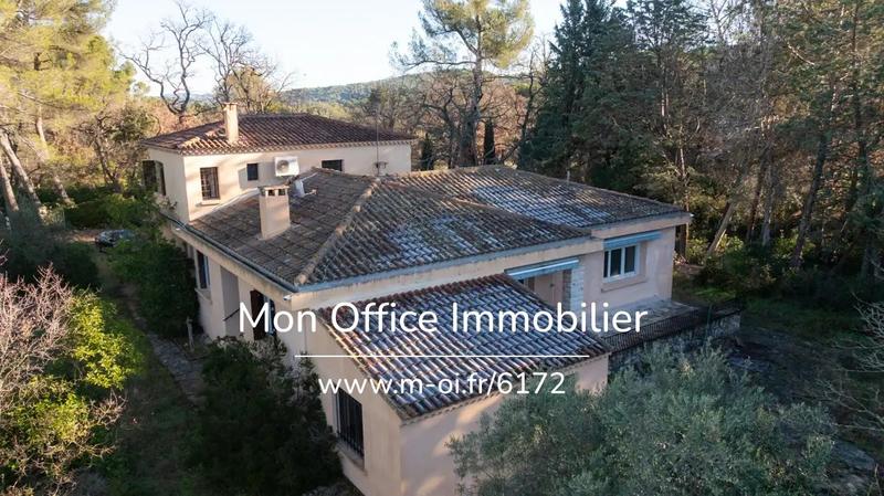 Maison - 262 m² - 7 pièces