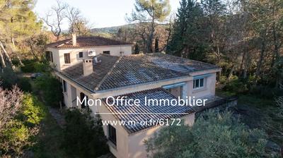 Maison - 262 m² - 7 pièces