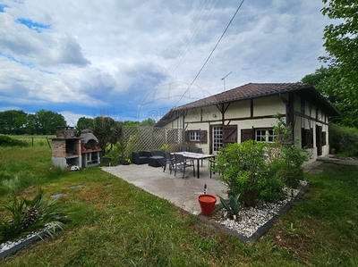 Maison - 90 m² - 4 pièces