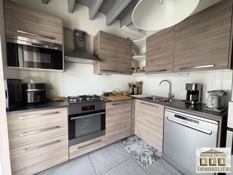 Maison traditionnelle - 97 m² - 5 pièces