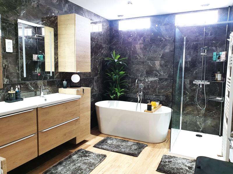 Maison - 260 m² - 10 pièces