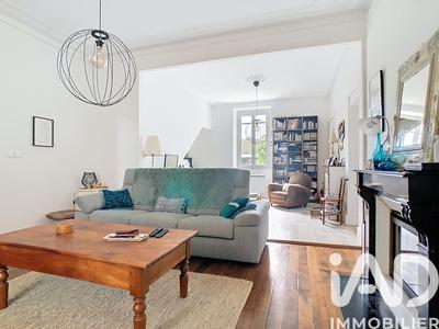 Maison - 285 m² - 9 pièces