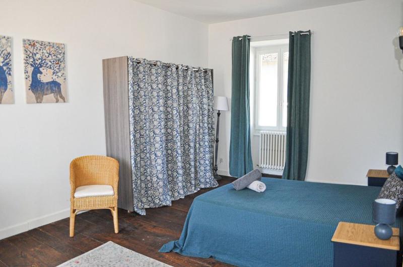 Maison en pierre - 247 m² - 10 pièces