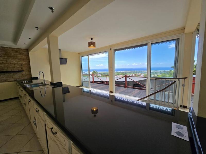 Maison - 206 m² - 4 pièces