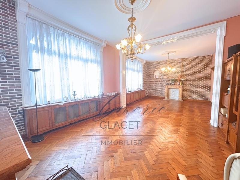 Maison - 234 m² - 7 pièces