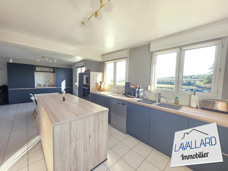 Maison - 140 m² - 6 pièces