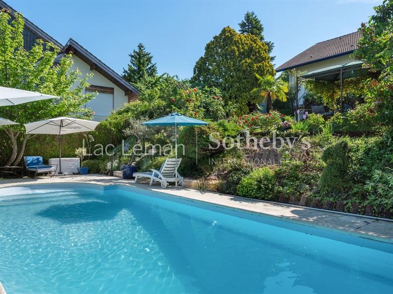 Maison - 180 m² - 6 pièces