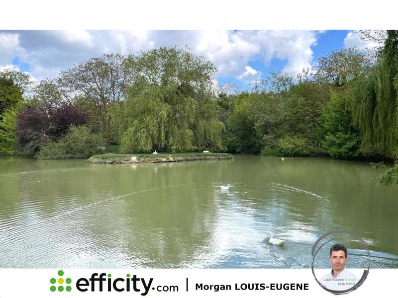 Château - 1 555 m² - 30 pièces