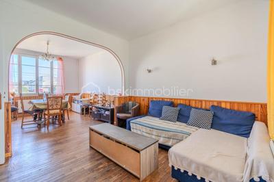 Maison - 161 m² - 11 pièces