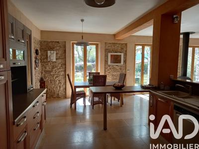 Maison - 660 m² - 21 pièces