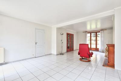 Maison traditionnelle - 140 m² - 7 pièces