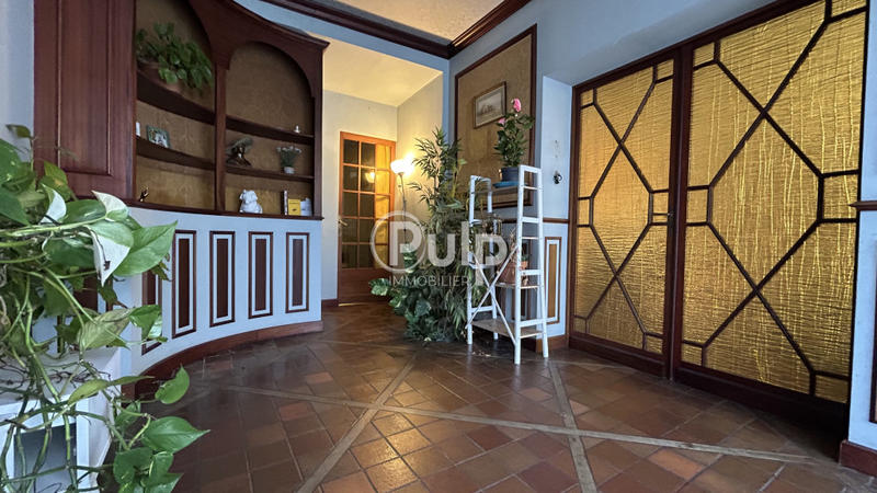 Maison de ville - 238 m² - 11 pièces