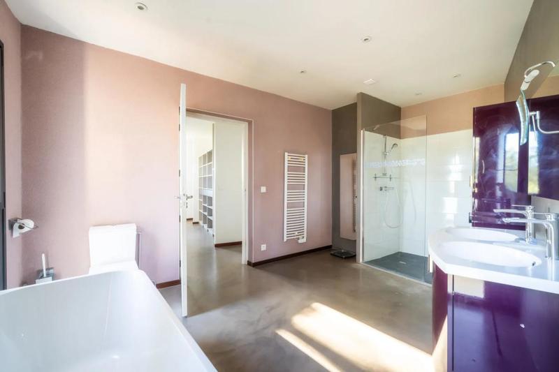 Maison d'architecte - 440 m² - 9 pièces