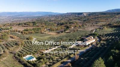 Propriété - 426 m² - 12 pièces