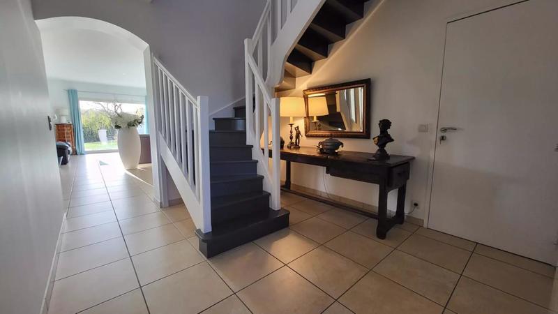 Propriété - 204 m² - 5 pièces