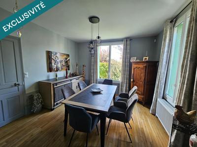 Maison - 220 m² - 9 pièces