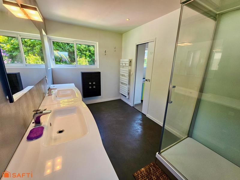 Maison - 175 m² - 8 pièces