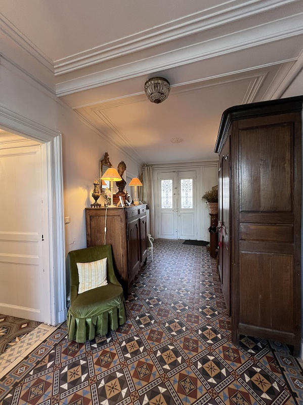 Maison - 250 m² - 8 pièces