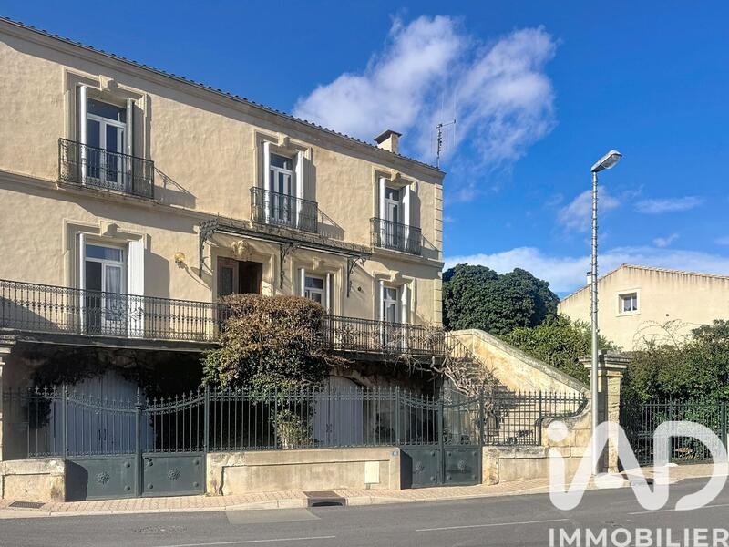 Maison de village - 338 m² - 8 pièces