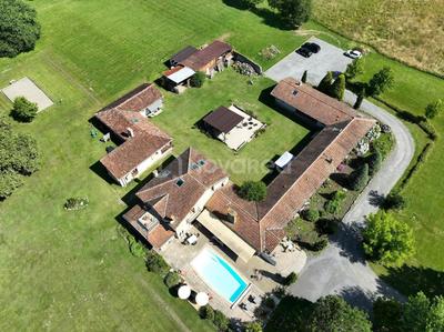 Maison de campagne - 534 m² - 13 pièces