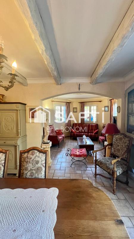 Maison - 187 m² - 9 pièces