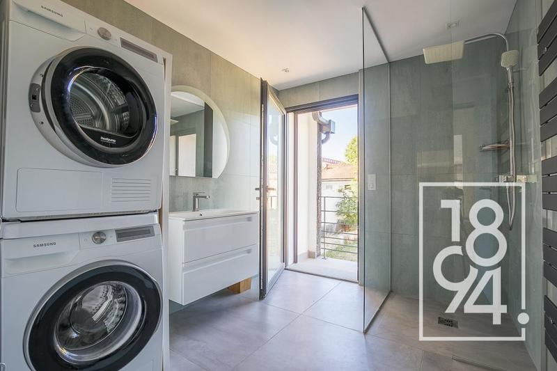 Maison - 270 m² - 5 pièces