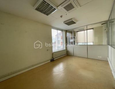 Immeuble - 1 600 m² - 12 pièces