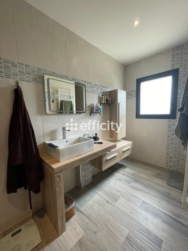 Maison - 197 m² - 4 pièces