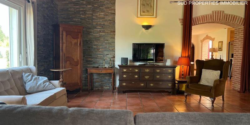 Propriété - 214 m² - 8 pièces