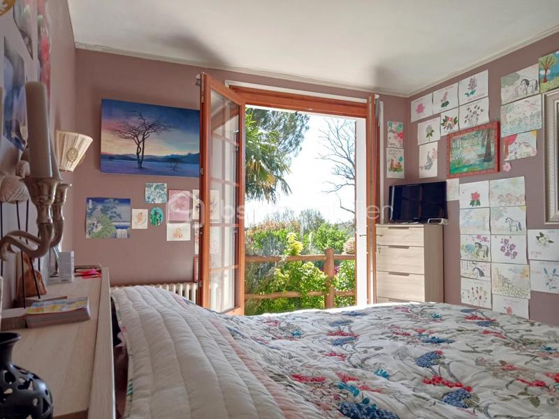 Pavillon - 180 m² - 7 pièces