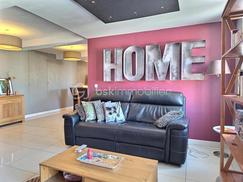 Maison - 220 m² - 7 pièces