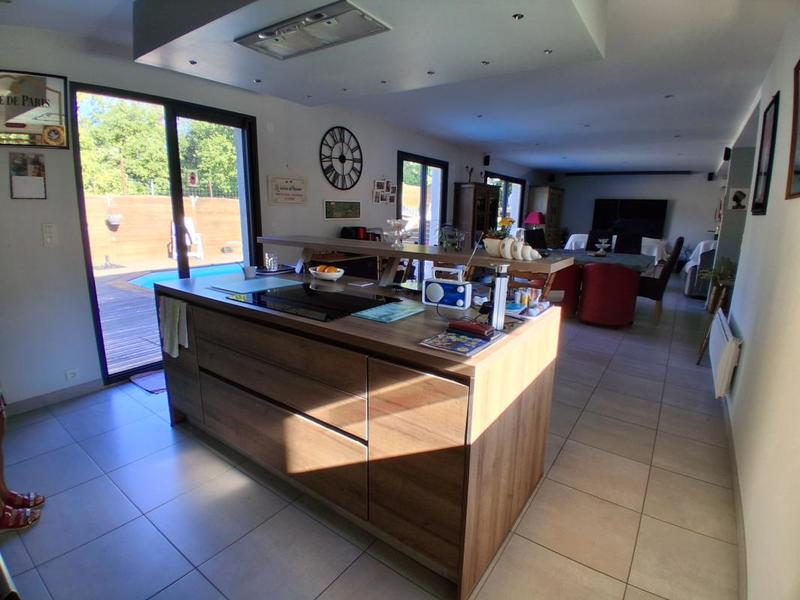 Maison - 140 m² - 6 pièces