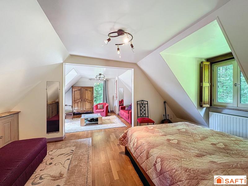 Maison - 210 m² - 7 pièces