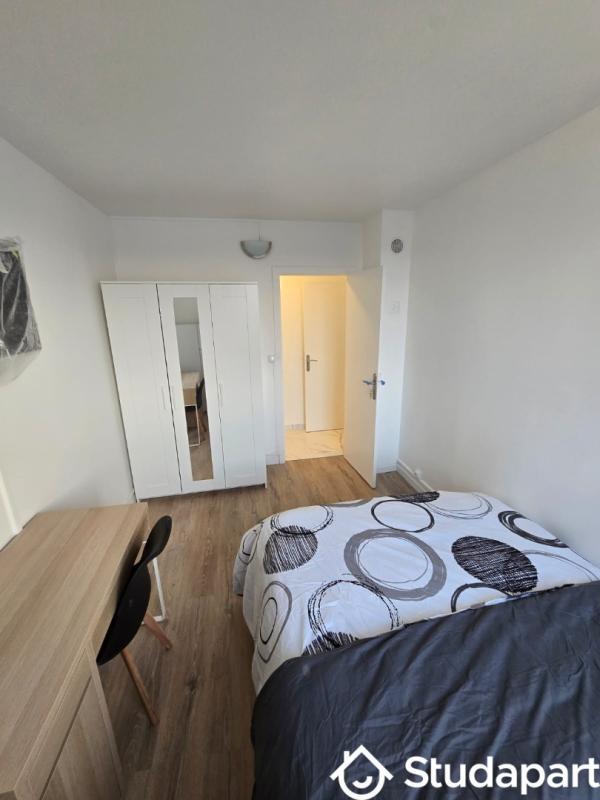 Chambre - 11 m² - 1 pièce