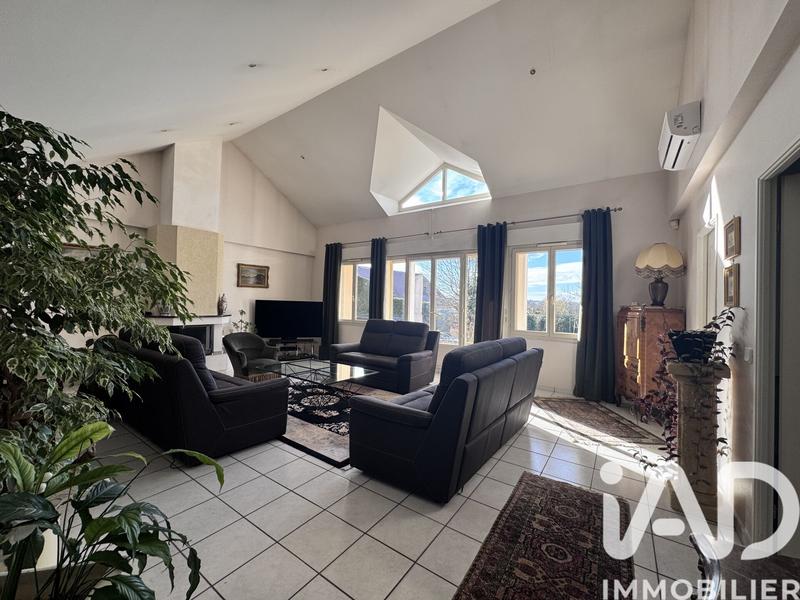 Maison - 192 m² - 7 pièces