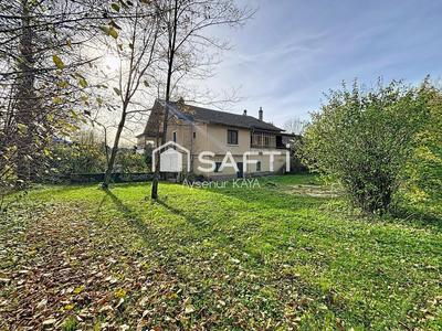 Maison - 250 m² - 8 pièces